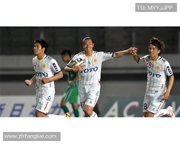 赵丽独家解析足球技巧与心得分享助你提升球技与观赛乐趣