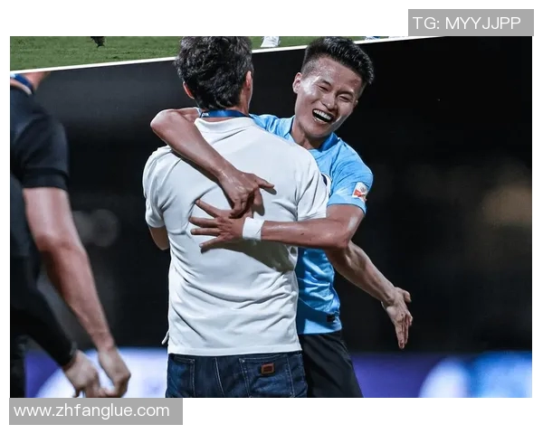 黄强的网球人生深度对话:从青涩少年到职业选手的成长之路 黄强的网球人生深度对话:从青涩少年到职业选手的成长之路